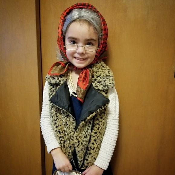 Meet your Posher, Betsy - Picture 5 of 5